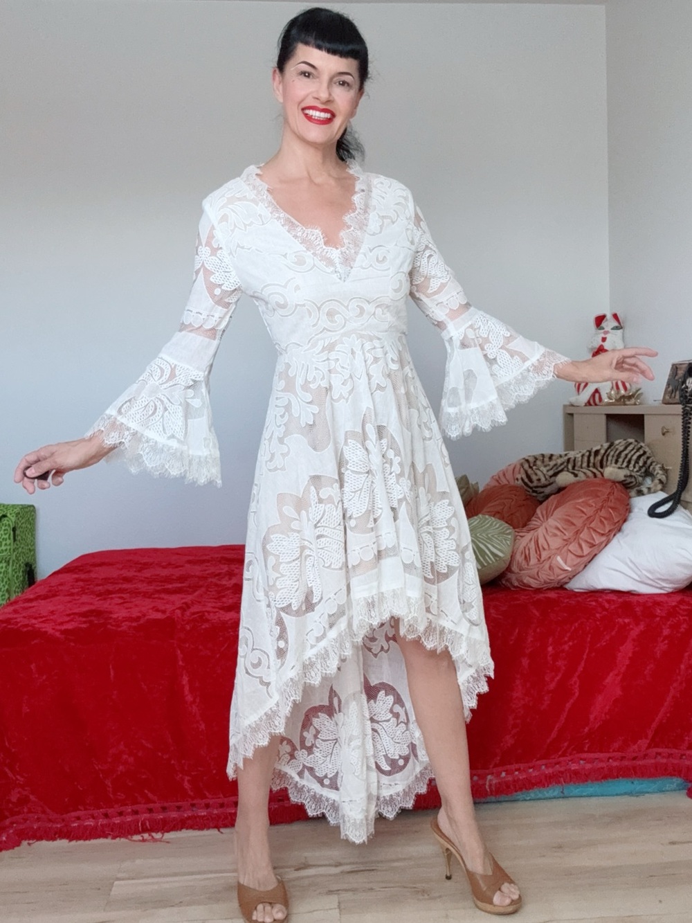 Selfie Leslie White Lace Long Asymmetrical Maxi Dress